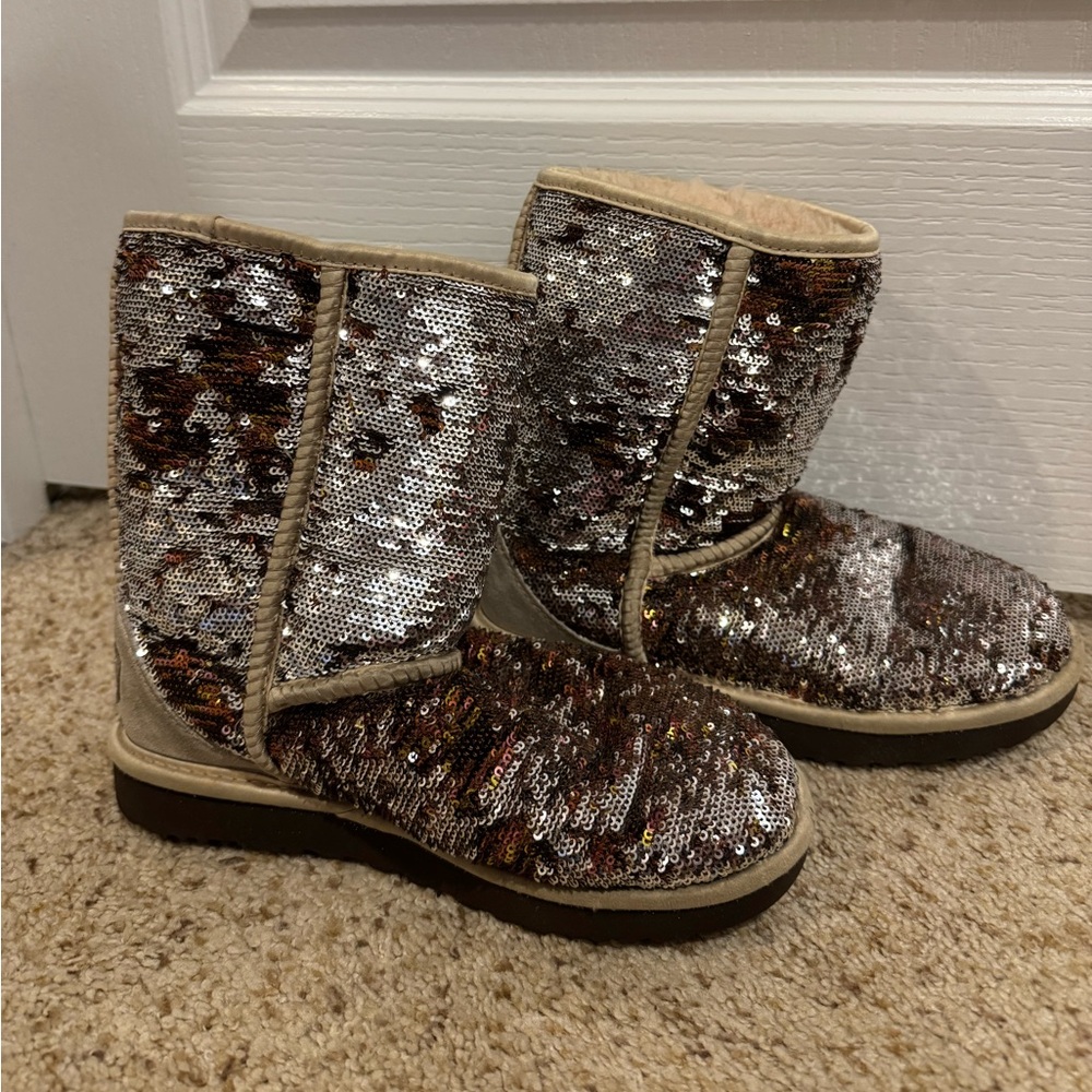UGG Classic Short Boots with Flip Sequins Champagne and Bronze Women’s size 5